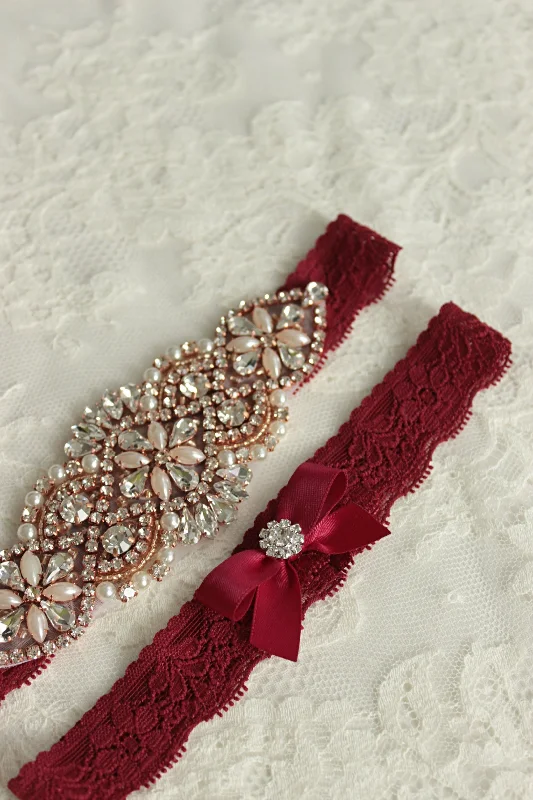 petite - friendly women gartersJUDY | Deep Burgundy Rose Gold Wedding Garter Set with Rose Gold Details, Crystals and Pearls petite - friendly women gartersJUDY | Deep Burgundy Rose Gold Wedding Garter Set with Rose Gold Details, Crystals and Pearls