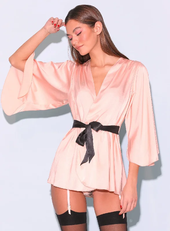 Bra with a bandeau style for a strapless and sleek look​ Angel Sleeve Robe