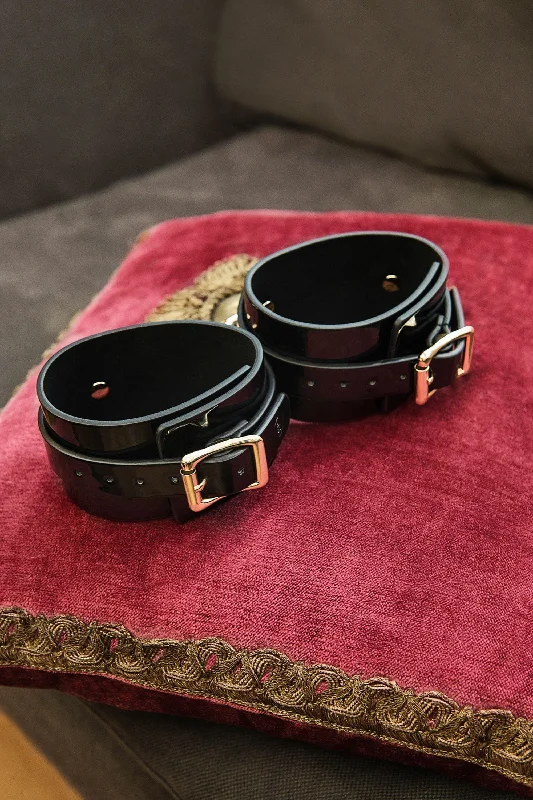 Bra with a plus - size long - line design for a slimming effect Dahlia Patent Leather Ankle Cuffs Bra with a plus - size long - line design for a slimming effect Dahlia Patent Leather Ankle Cuffs