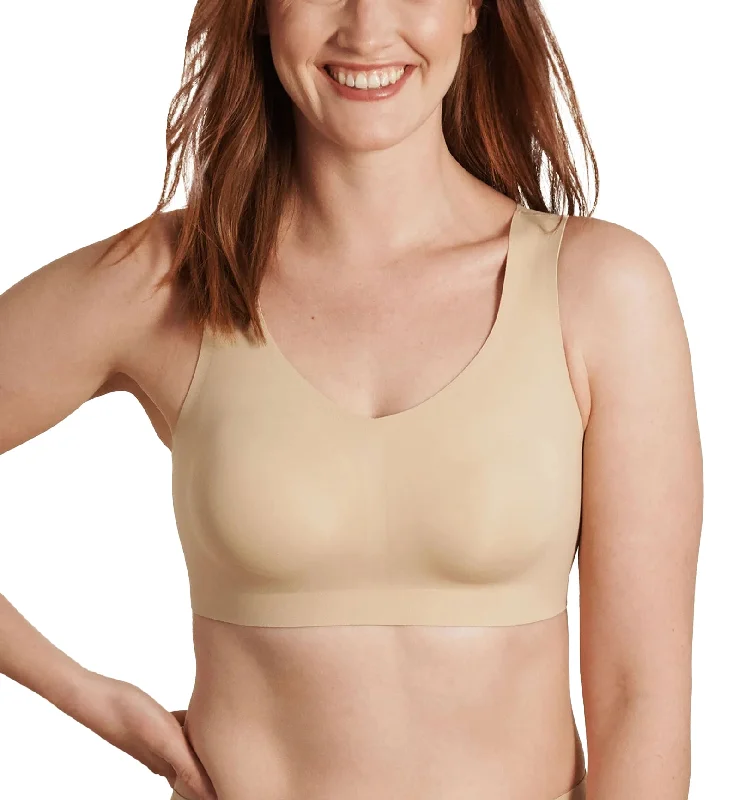 Bra with a racerback design for better mobility Evelyn & Bobbie DEFY V-Neck Bralette w/ Removable Pads (1728) - Sand Bra with a racerback design for better mobility Evelyn & Bobbie DEFY V-Neck Bralette w/ Removable Pads (1728) - Sand