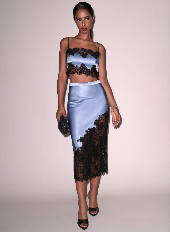 Bra with a plus - size seamless design for a smooth look Silk & Lace Scallop Midi Skirt Bra with a plus - size seamless design for a smooth look Silk & Lace Scallop Midi Skirt