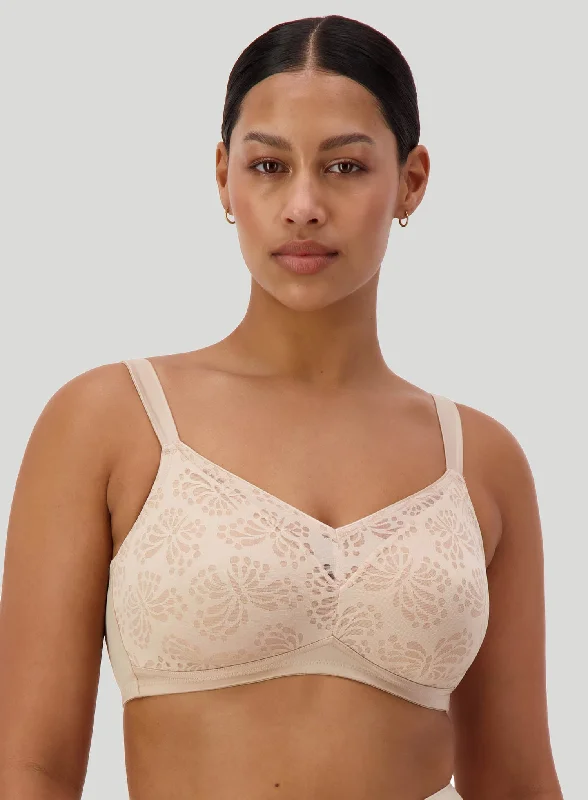 Triumph: Lacy Minimiser N Wirefree Bra New Beige