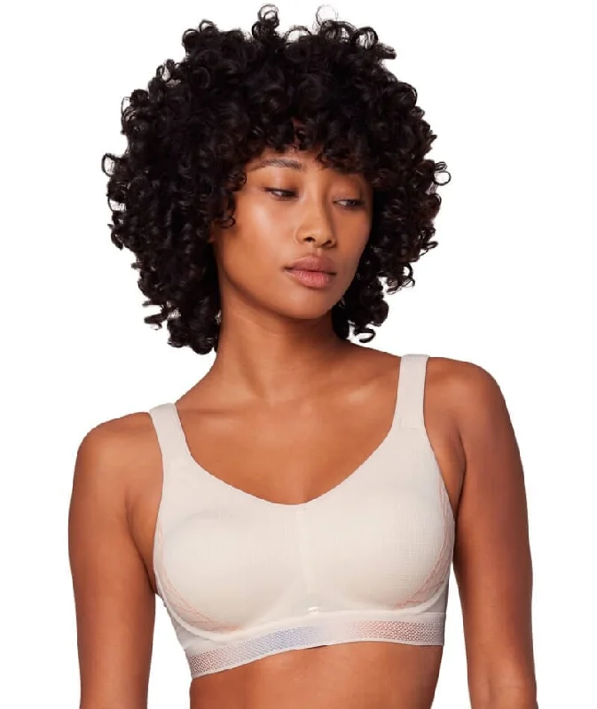 plus size convertible bras for flexibilityTriumph Triaction Cardio Flow Wire-free Sports Bra - Fresh Powder plus size convertible bras for flexibilityTriumph Triaction Cardio Flow Wire-free Sports Bra - Fresh Powder