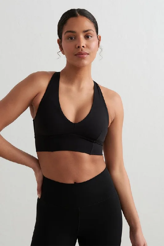 adjustable strap women sport bra for a perfect fitSculpting Crossed Back Bra | Black adjustable strap women sport bra for a perfect fitSculpting Crossed Back Bra | Black